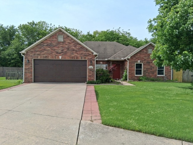 Building Photo - Charming 3-Bedroom Home with Spacious Yard in Quiet Farmington Neighborhood