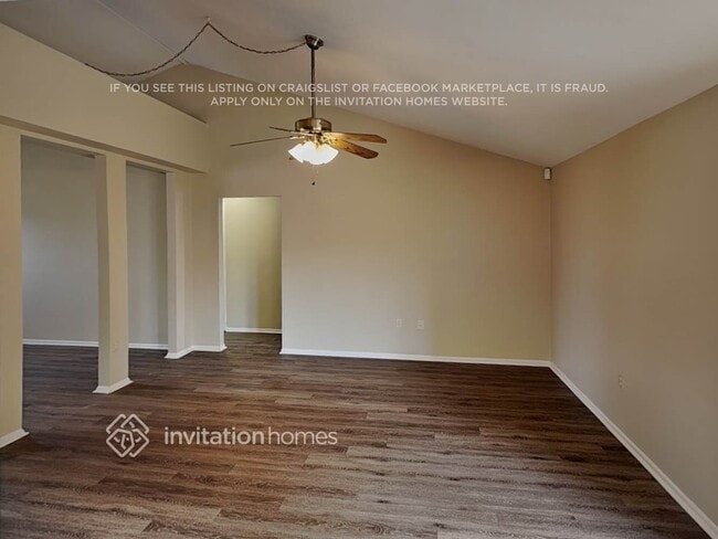 Photo - 1821 W Clinton Dr