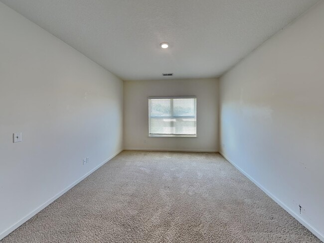 Photo - 39 Empire Ln