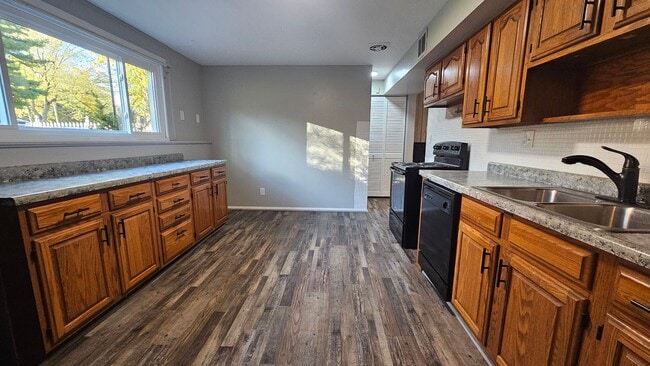 Photo - 1258 Richard Ct