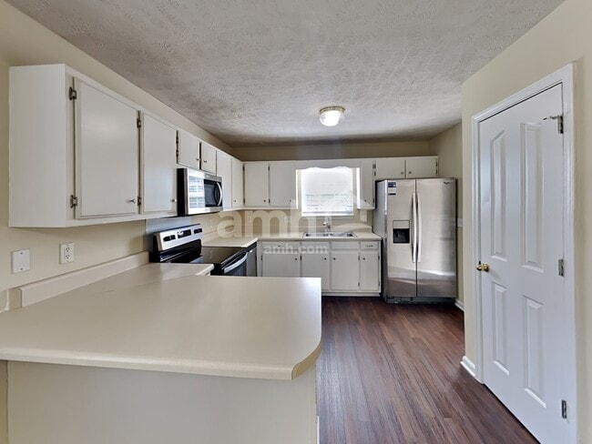 Photo - 2825 Islington Dr