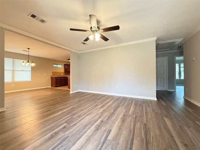 Photo - 4402 Larkspur St