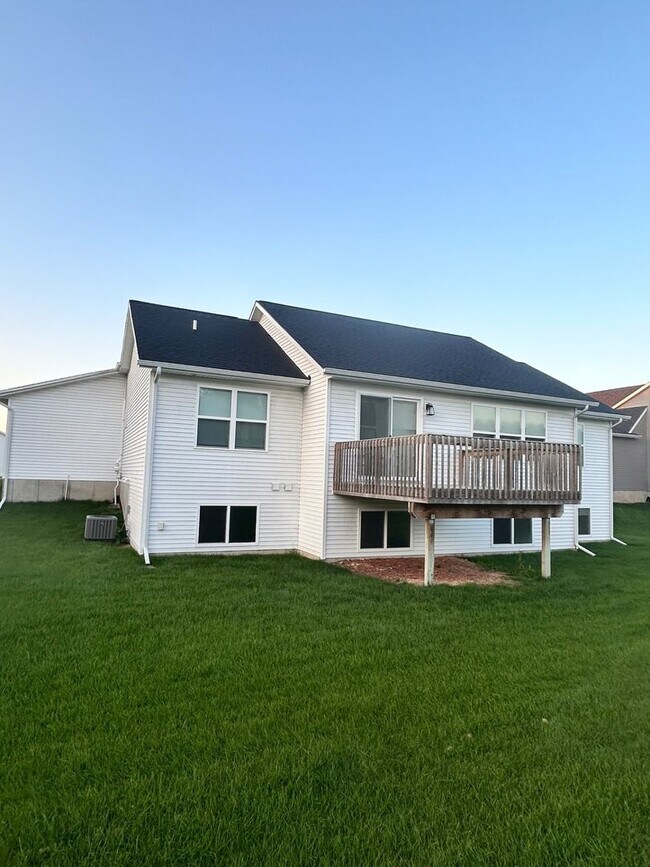 Photo - 3837 Delia Dr