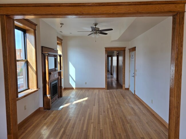 2nd Parlor w/Fireplace - 1204 N Kedzie Ave Unit 2