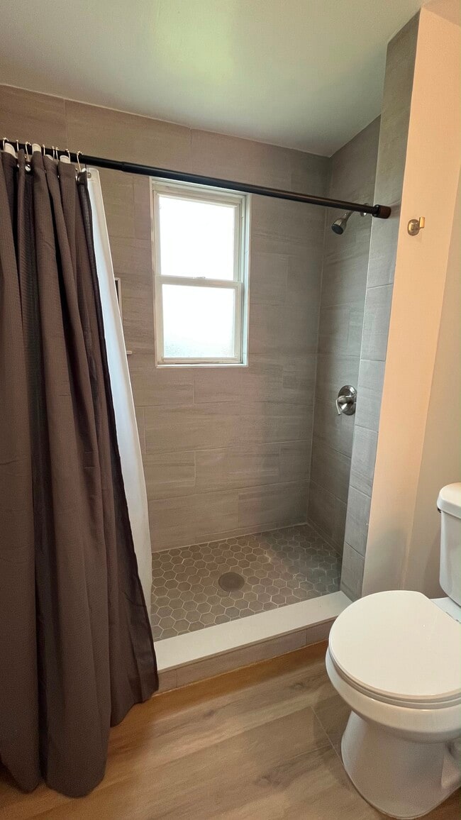 Bathroom - 212 W Linda Vista Ave Unit C
