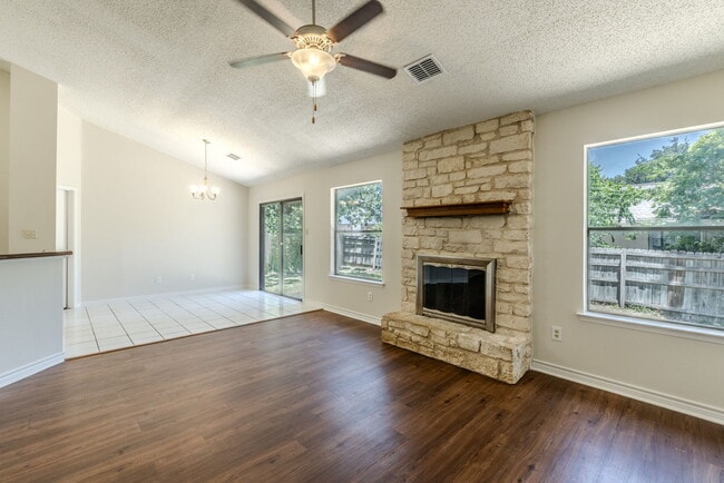 Photo - 1802 Verbena Way
