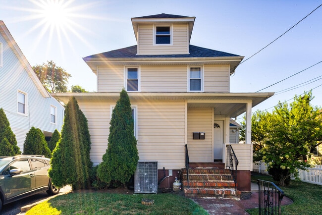 Photo - 24 Bond St Unit 1