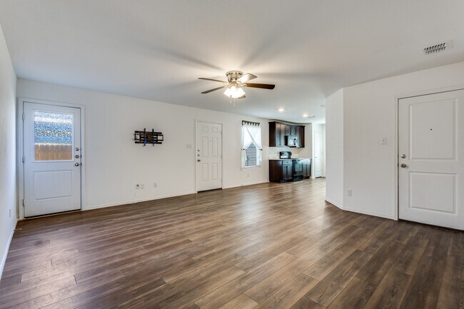 Photo - 742 Trestle Dr