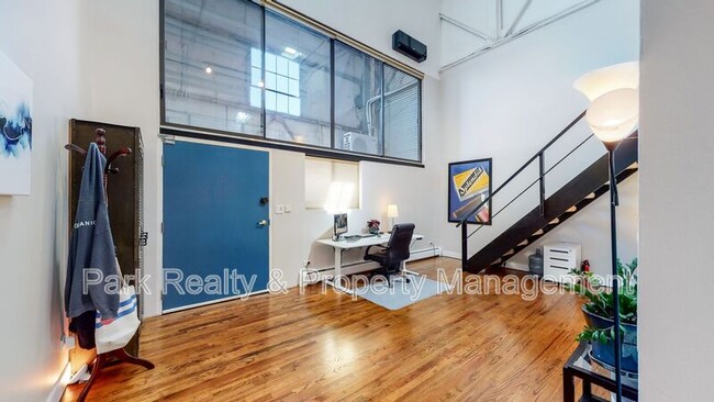 Photo - 3377 Blake St