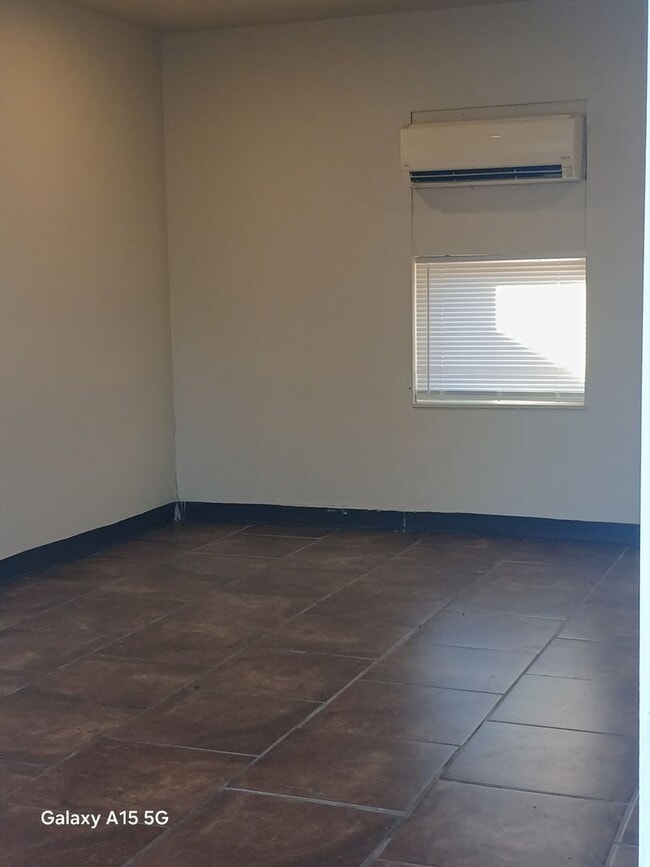 Photo - 232 1/2 and 232 Wilson Unidad 232 1/2