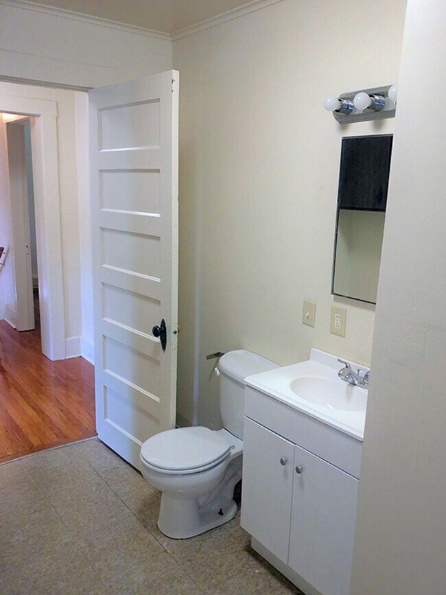 Photo - 948 Ackerman Ave