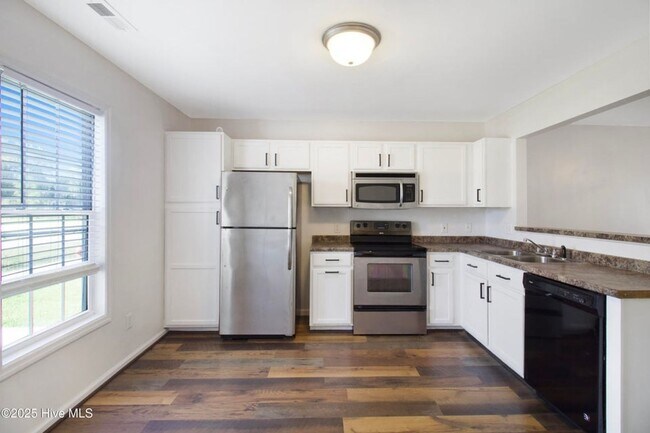 Photo - Short Term Townhome Available ASAP!