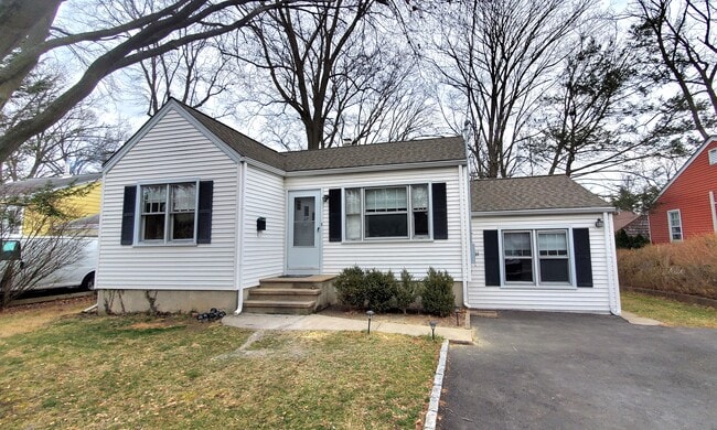 Photo - 27 Pershing Ave Casa