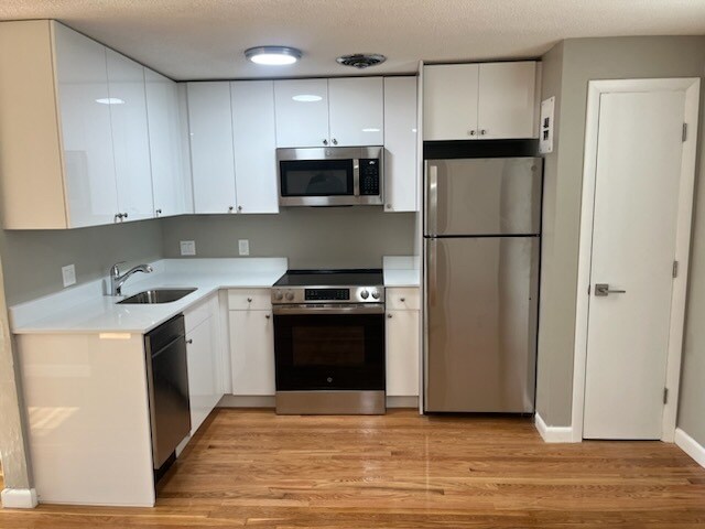 50 Evergreen St Unit 15