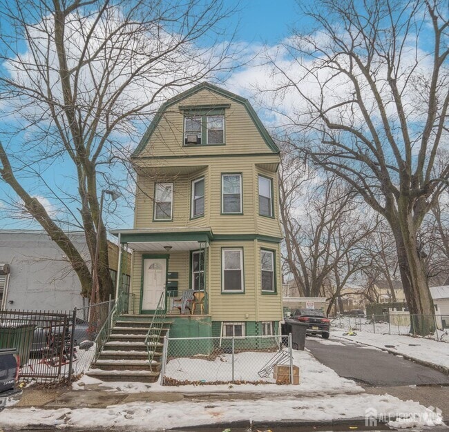 Building Photo - 296 N Clinton St Unit 1 Rental