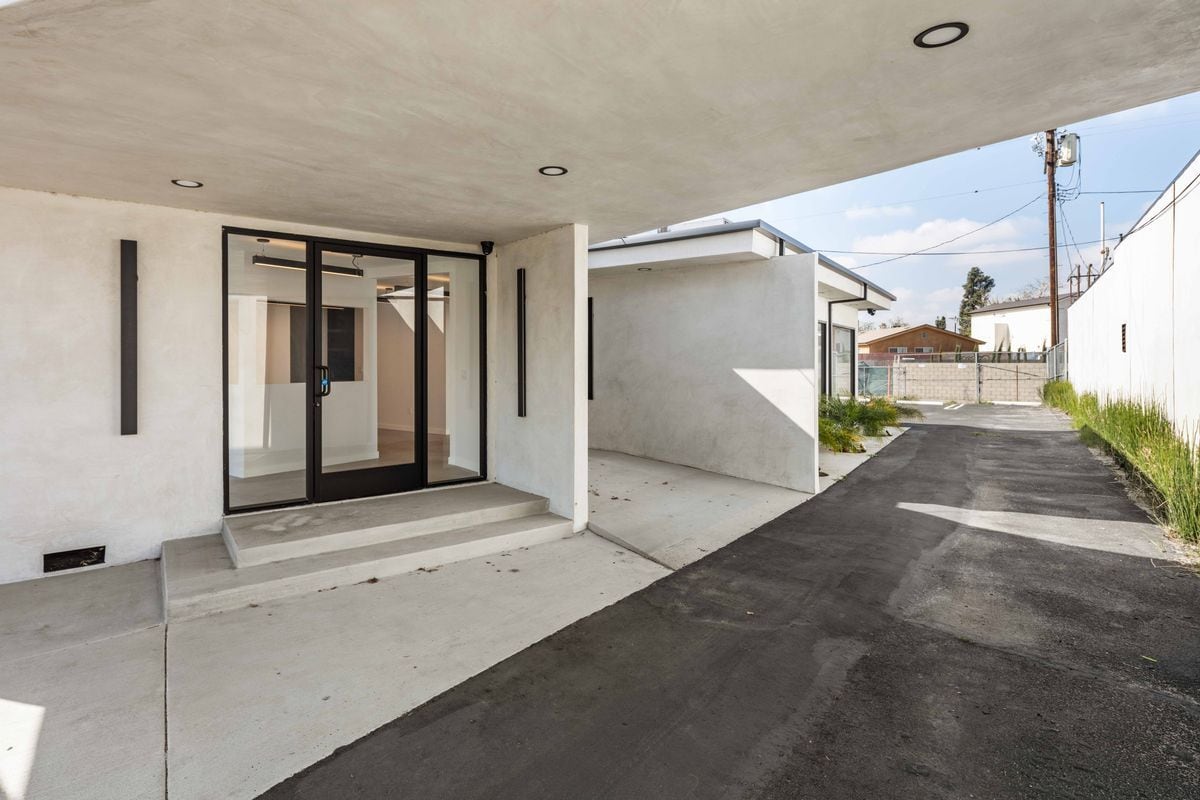 Photo - 8809 Sunland Blvd Apartamento