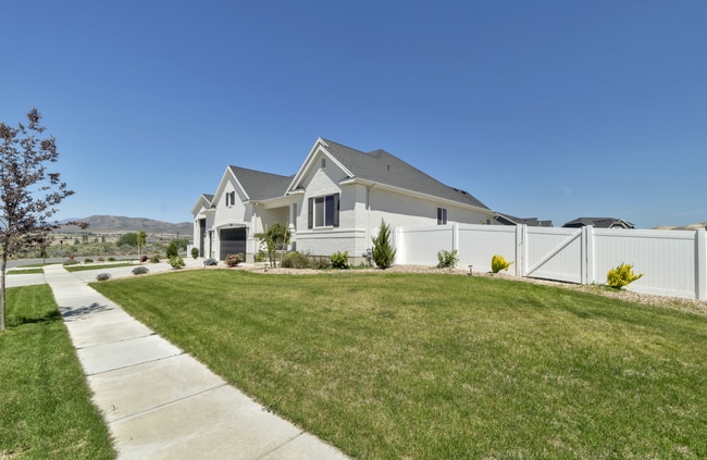 Photo - 5 bedroom 3.5 bathroom home in Lehi.