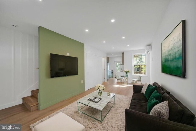 Photo - 1845 Corcoran St NE