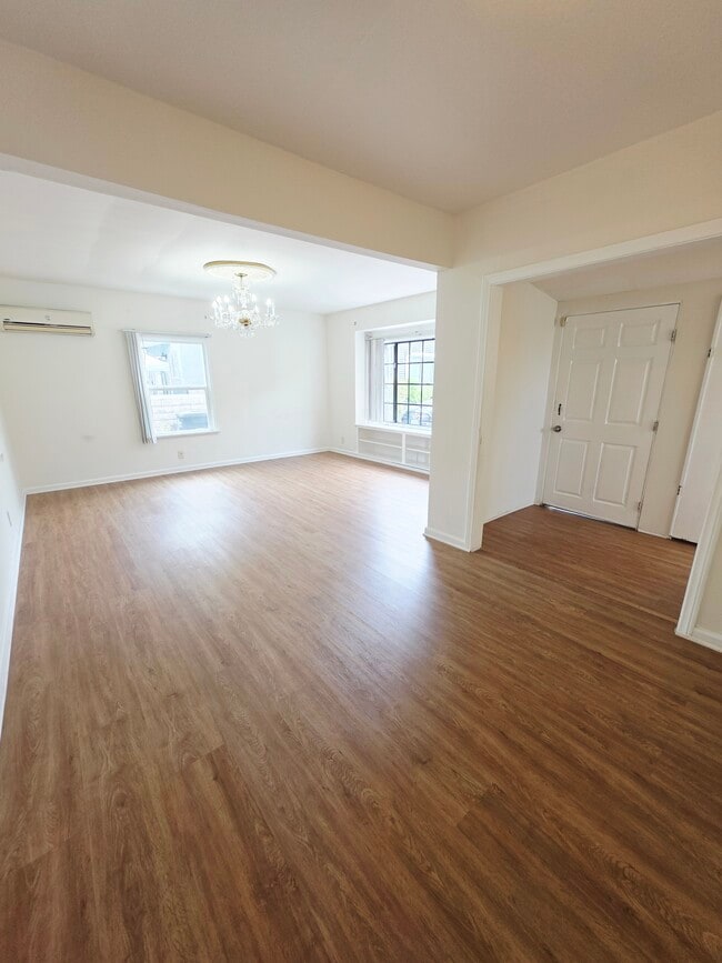 Building Photo - 449 W Harvard St Unit B Rental