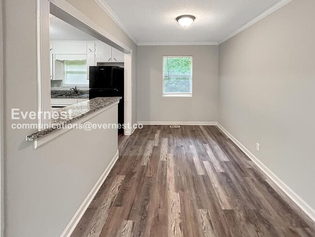 Photo - 2913 Debra Dr