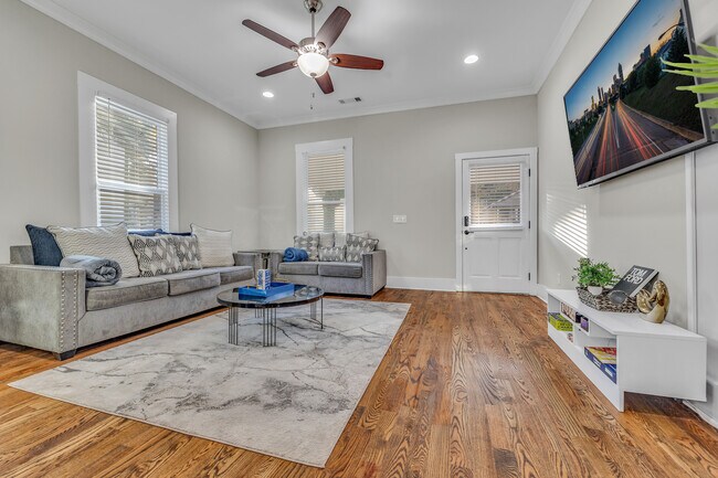 Sala de estar - 1013 Peeples St SW