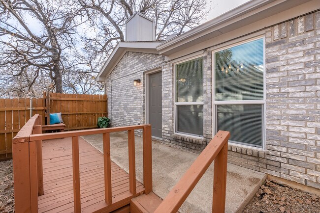 Photo - 1308 Stone Creek Dr House
