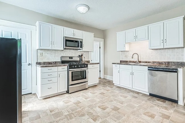 Photo - Stunning 5 Bedroom, 2 Bathroom Home in Minneapolis! Available 3/1/2026-Section 8 Accepted