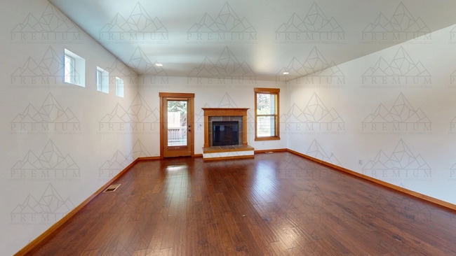 Photo - Beautiful 3 bedroom 2 bath home!