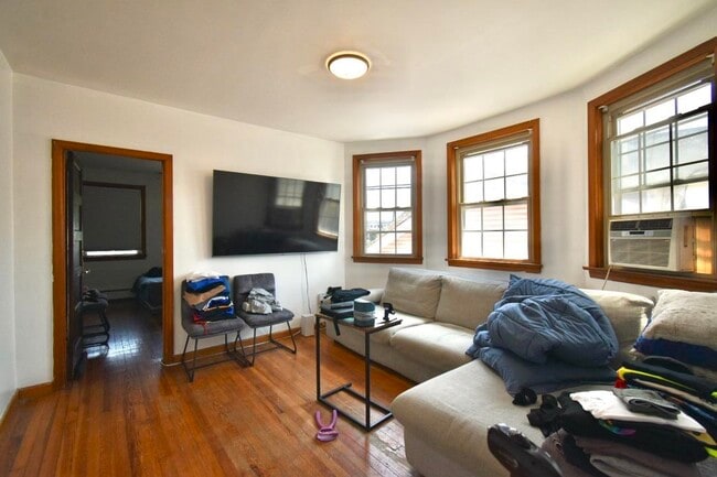 Photo - 196 W 52nd St Unit 2