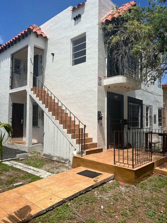 Photo - 2063 SW 6th St