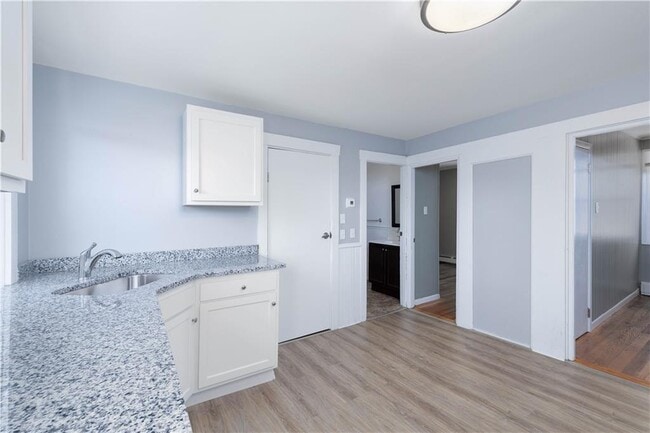 Building Photo - 139 Franklin St Unit 2 Rental