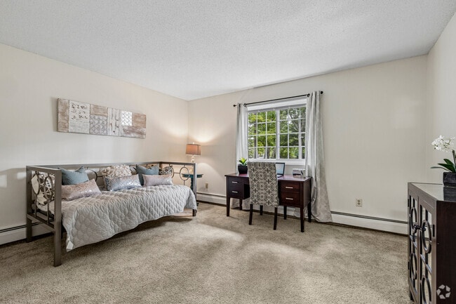 2BR, 1BA - 975SF - Bedroom