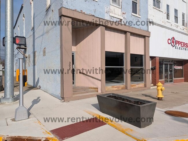 Photo - 302 N Meridian St