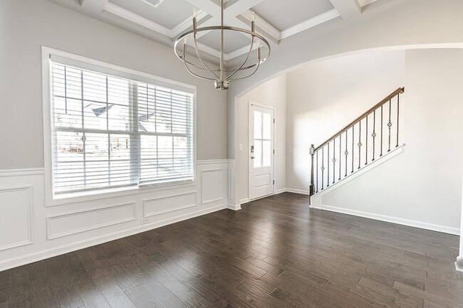 Photo - 1015 Dunkirk Cir