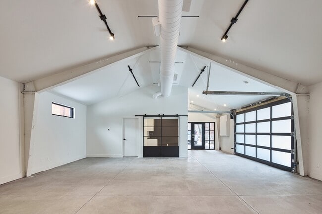 Photo - 329 Catherine St