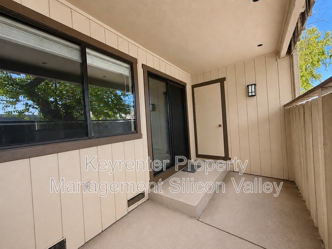Photo - 1418 Capurso Way