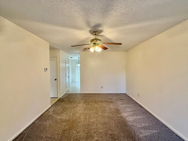 Photo - Available! 2 Bedroom 1 Bath Close to Everything! Longview, TX!
