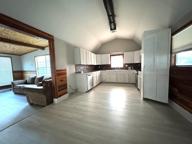 Photo - 16066 N Loop Dr