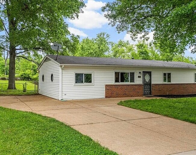 Photo - 284 Ramsey Ln