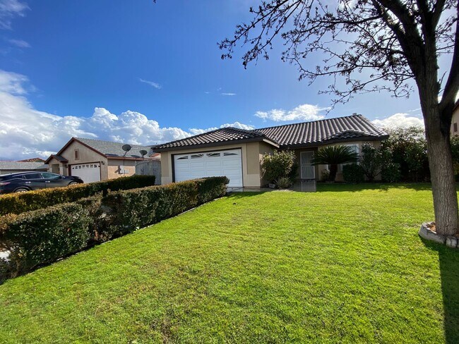 4 Bed/2 Bath Home in Southeast Bakersfield - 4 Bed/2 Bath Home in Southeast Bakersfield