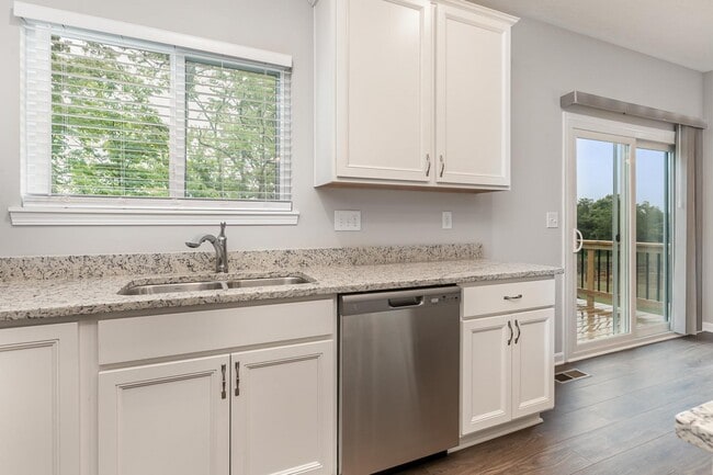 Photo - 620 Hogrefe Rd