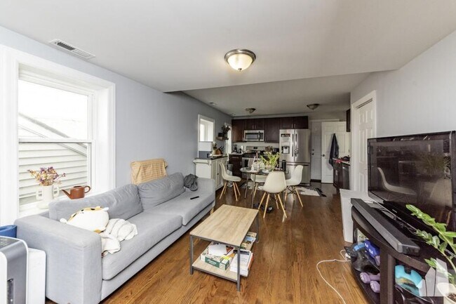 Photo - 2 bedroom in Chicago IL 60647 Unit 3