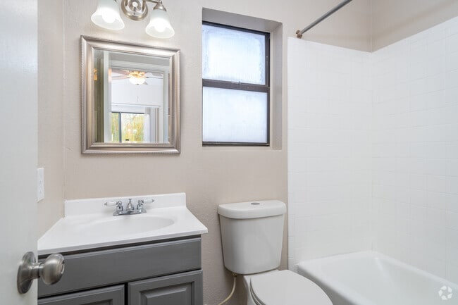 Casa adosada de 100 m2, baño principal