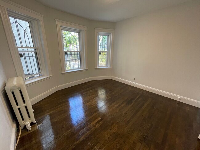 Photo - 34 Worthington St