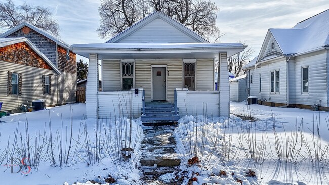Photo - 918 10th St House