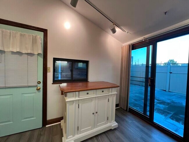 Photo - 41 S 13th St