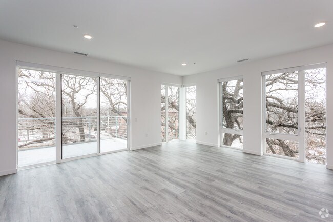 Photo - 4000 INGERSOLL