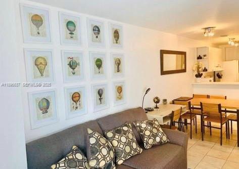 Building Photo - 821 SW 2nd St Unit 8