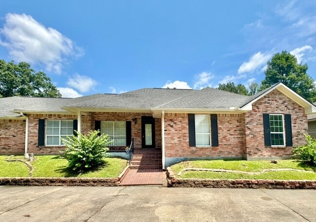 Building Photo - Beautiful 3BR Home in Summer Crossing