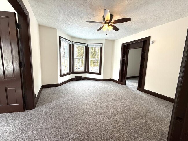 Photo - 752 McSorley St